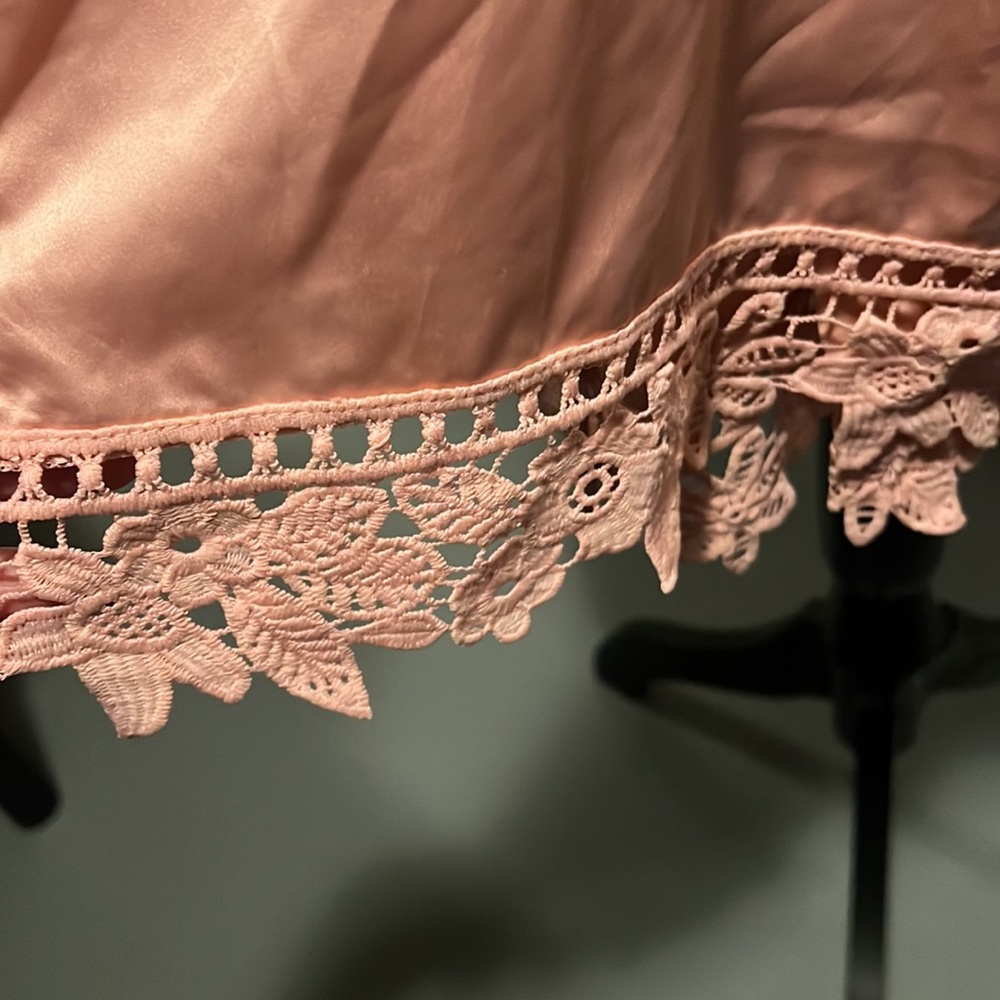 Pink robe - Picture 2 of 2